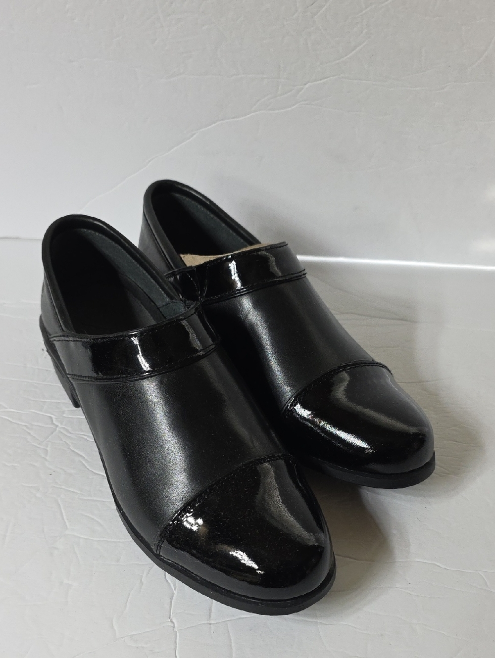 NWOB Ariat Women's Black Patent Cap-Toe Slip-On Loafers SZ 9.5